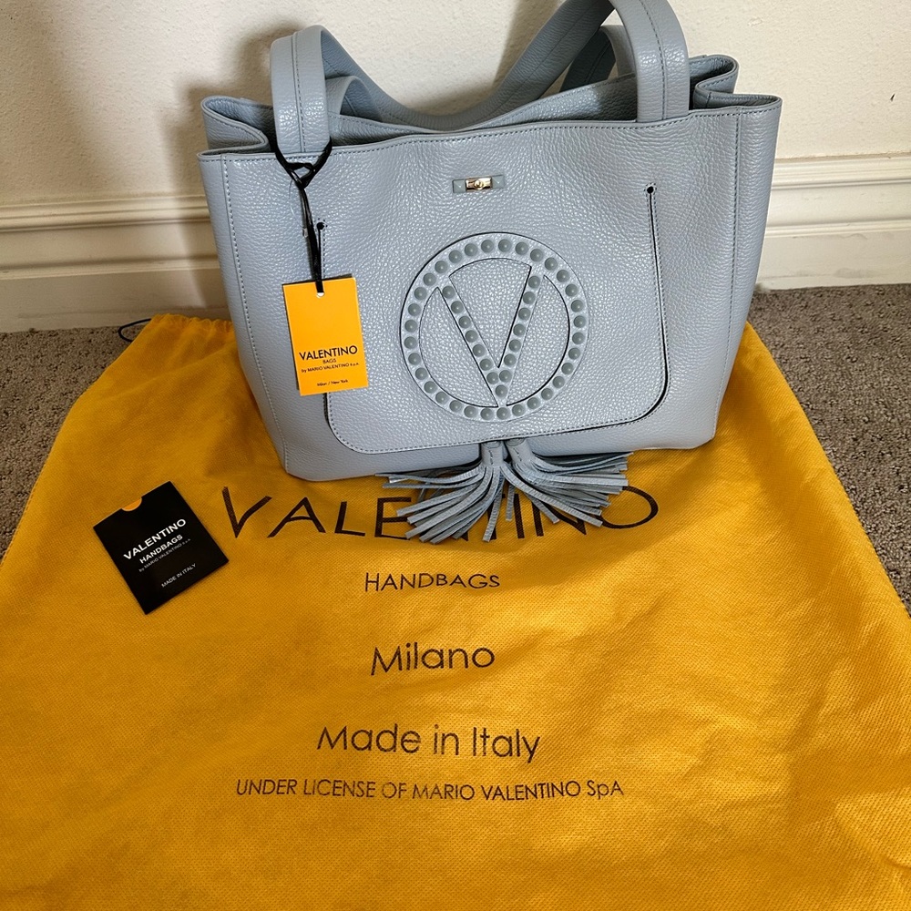 Brand new Mario Valentino hand bag never been used